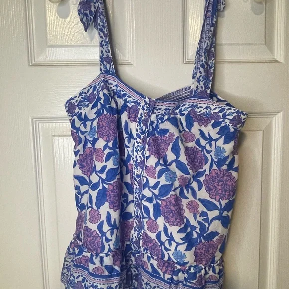 Vineyard Vines
Hydrangea Floral Tank Top - Picture 11 of 11